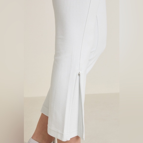 NWOT Lululemon Ribbed Softstreme Zip-Leg High Rise Cropped Pant 25β - Picture 3 of 11